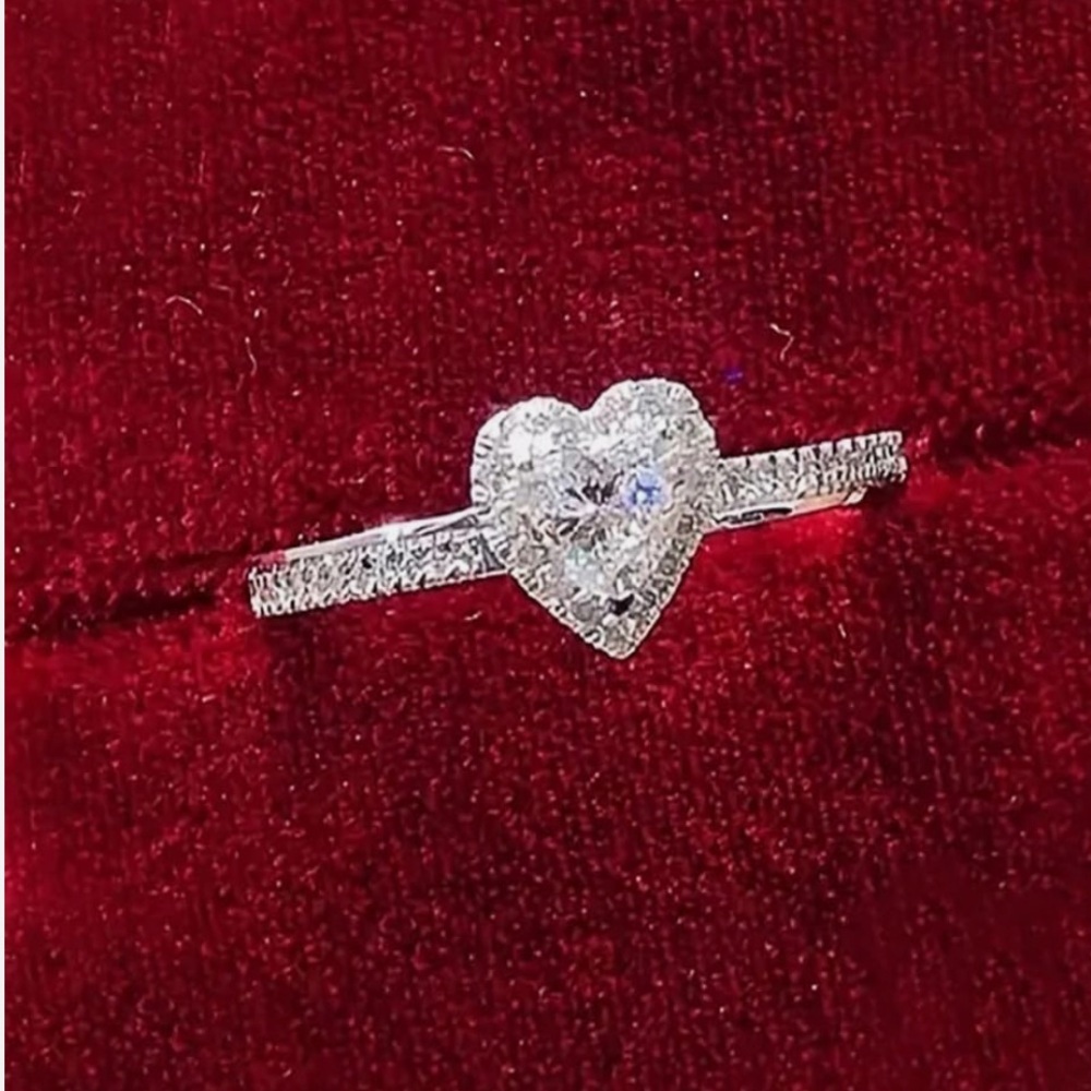 Love Silver delicate Heart Ring New